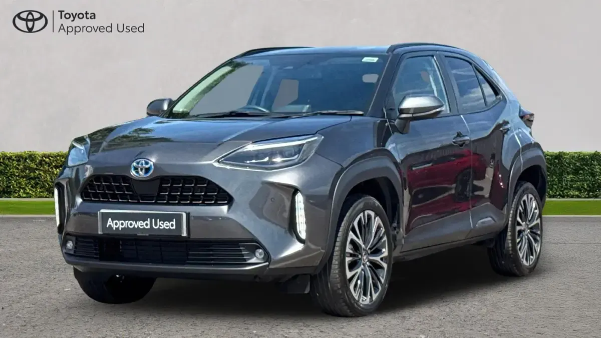 Used Toyota Yaris Cross 116 HP (85 kW) 2023 Decuma grey SUV