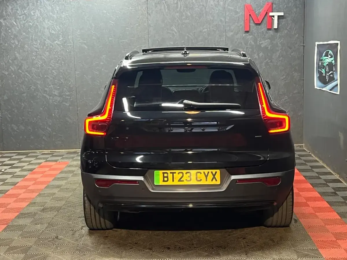 Second-hand Volvo XC40 Ultimate 169 kW (231 CP) 2023 Negru SUV