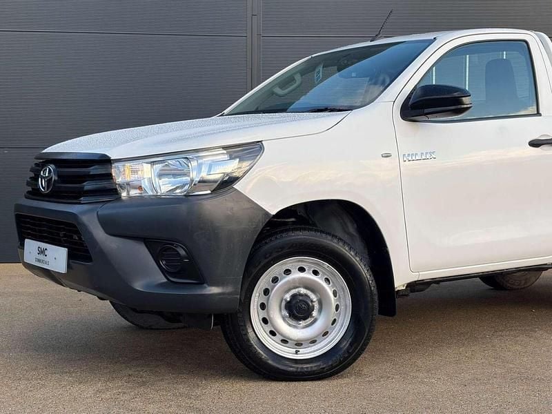 Used Toyota HiLux Active 2019 White Pickup