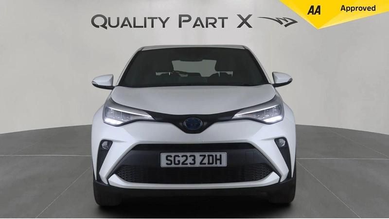 Used Toyota C-HR 122 HP (89 kW) 2023 White SUV