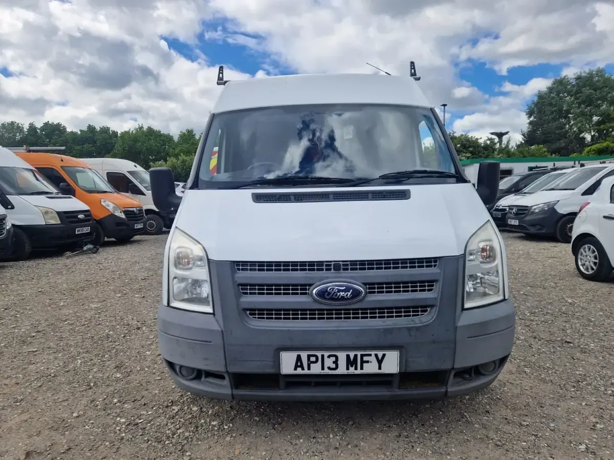 Usado Ford Transit 100 CV (73 kW) 2013 Blanco Van