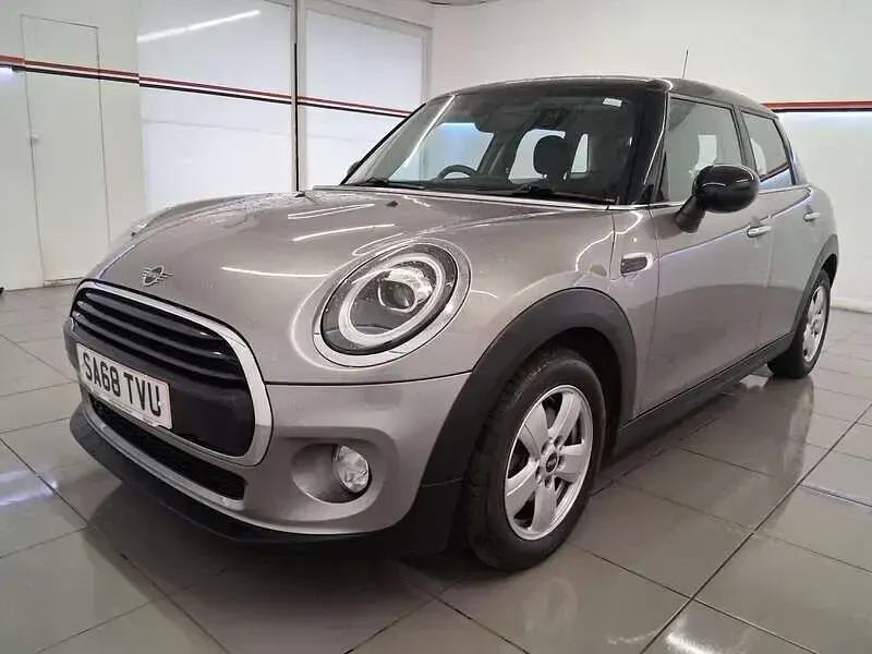 Used Mini Cooper Hatch 136 HP (100 kW) 2018 Silver Hatchback