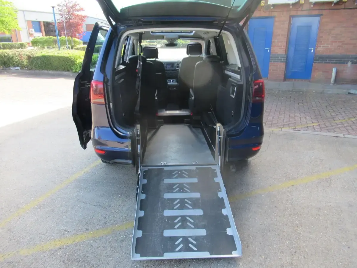 Usado Seat Alhambra XCELLENCE 2020 Azul Monovolume