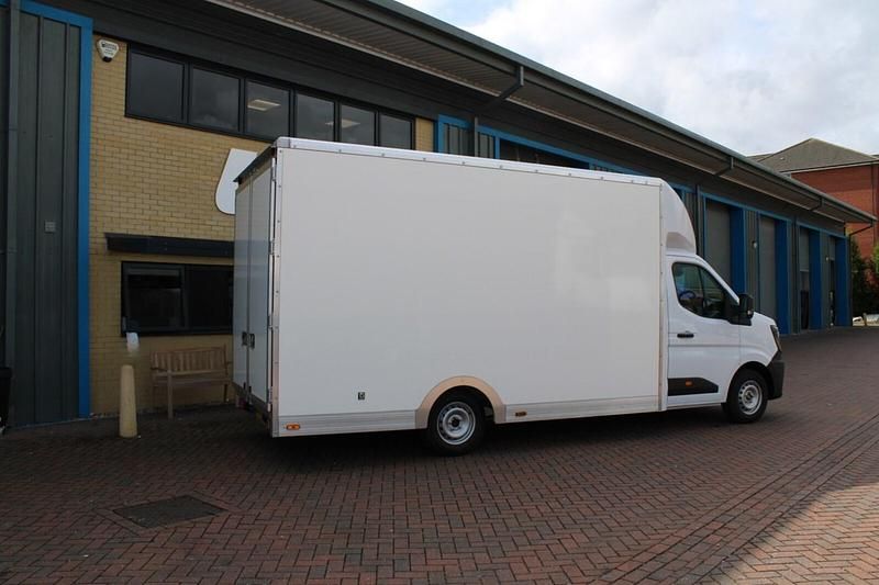 New Renault Master 150 HP (110 kW) 2026 White MPV
