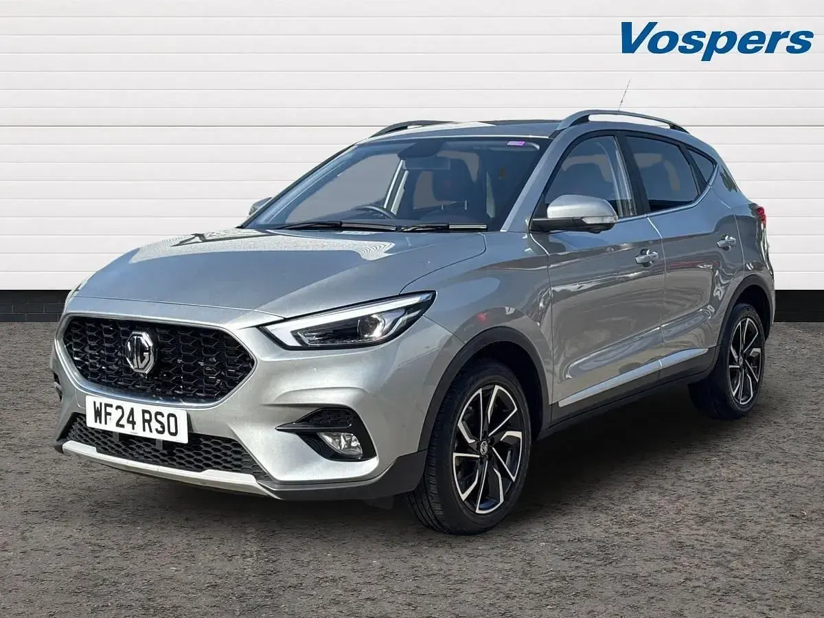 Usado MG ZS Exclusive 105 CV (77 kW) 2024 Plateado Berlina