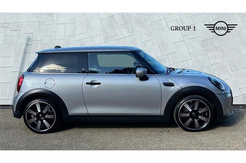 Used Mini Cooper Exclusive 136 HP (100 kW) 2024 Silver Hatchback