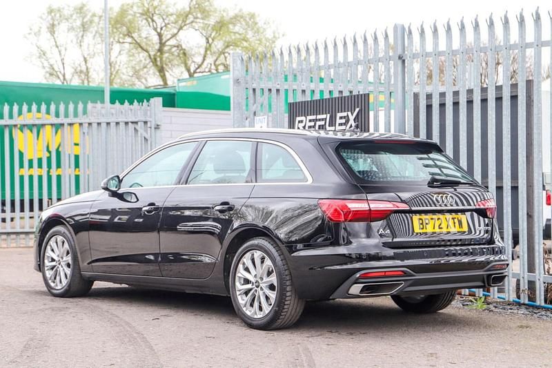 Used Audi A4 Comfort 150 HP (110 kW) 2023 Black Estate