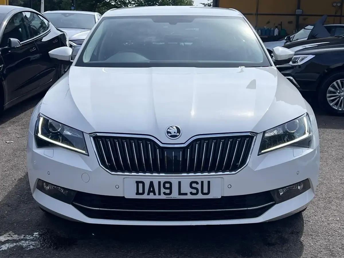 Used Skoda Superb SE L Executive 150 HP (110 kW) 2019 White Hatchback