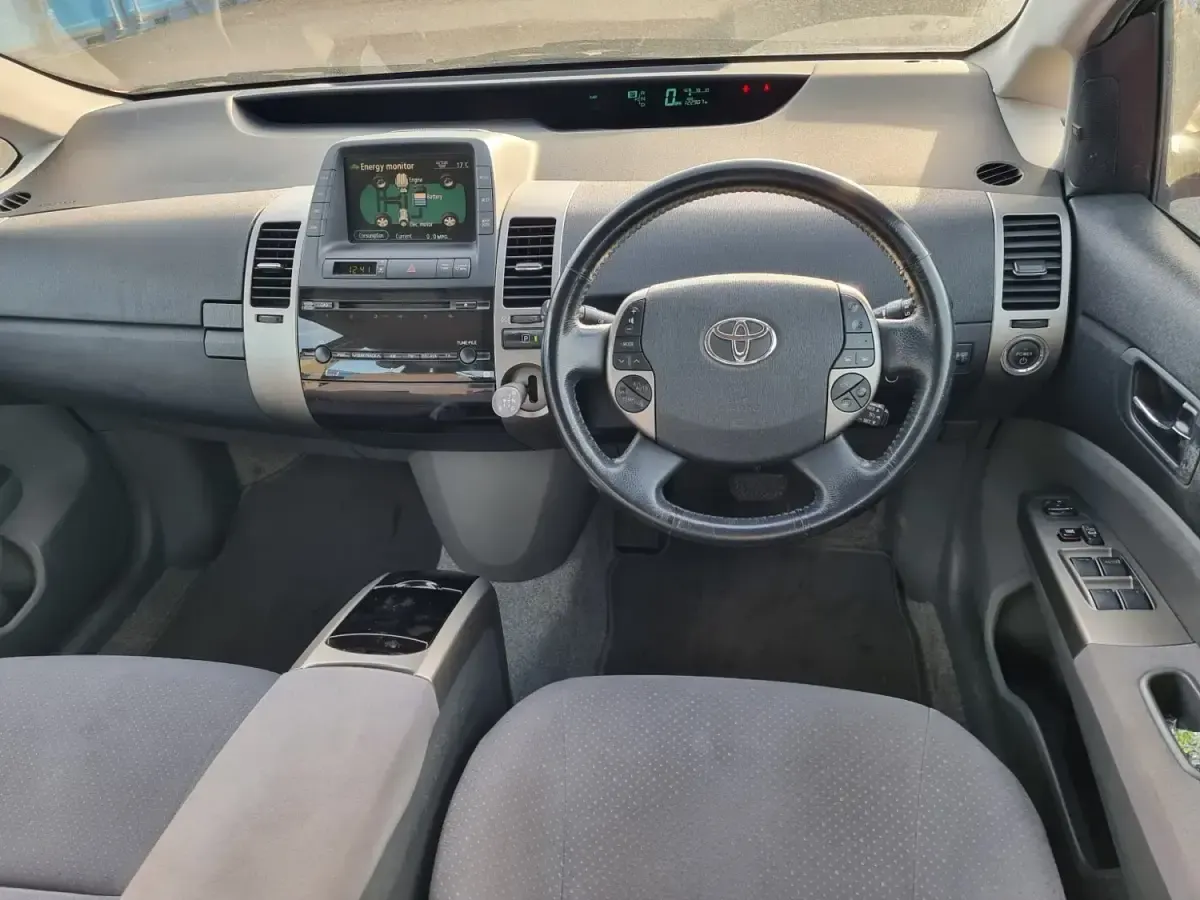 Used Toyota Prius 2007 Red Hatchback