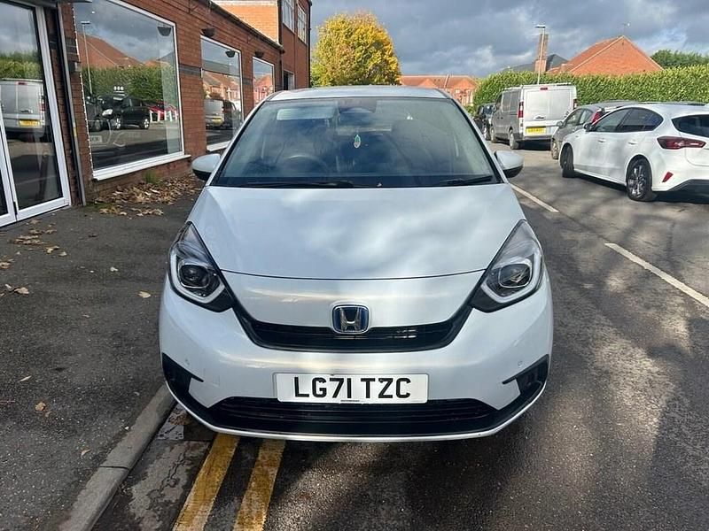 Used Honda Jazz Hybrid 109 HP (80 kW) 2021 White Hatchback