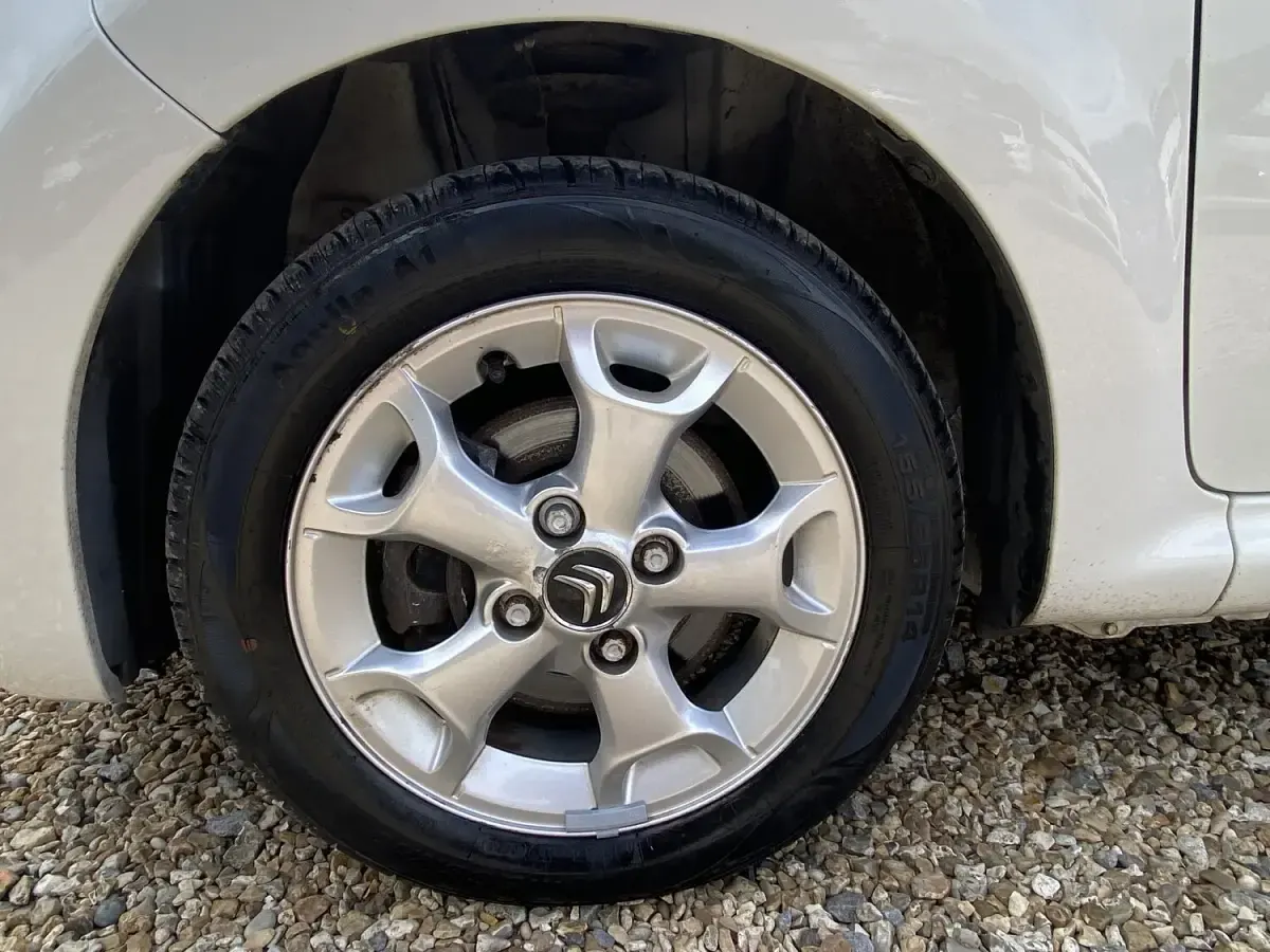 Used Citroën C1 68 HP (50 kW) 2014 White Hatchback