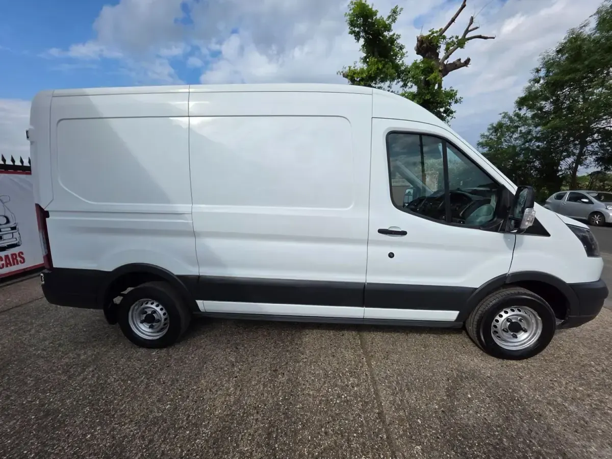 Usado Ford Transit 130 CV (95 kW) 2018 Blanco Van