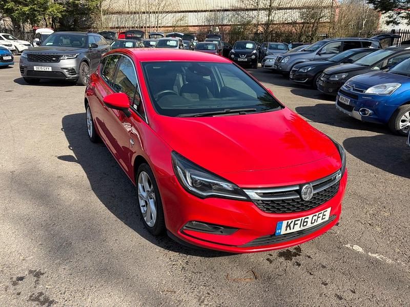 Used Vauxhall Astra SRi 105 HP (77 kW) 2016 Red Hatchback