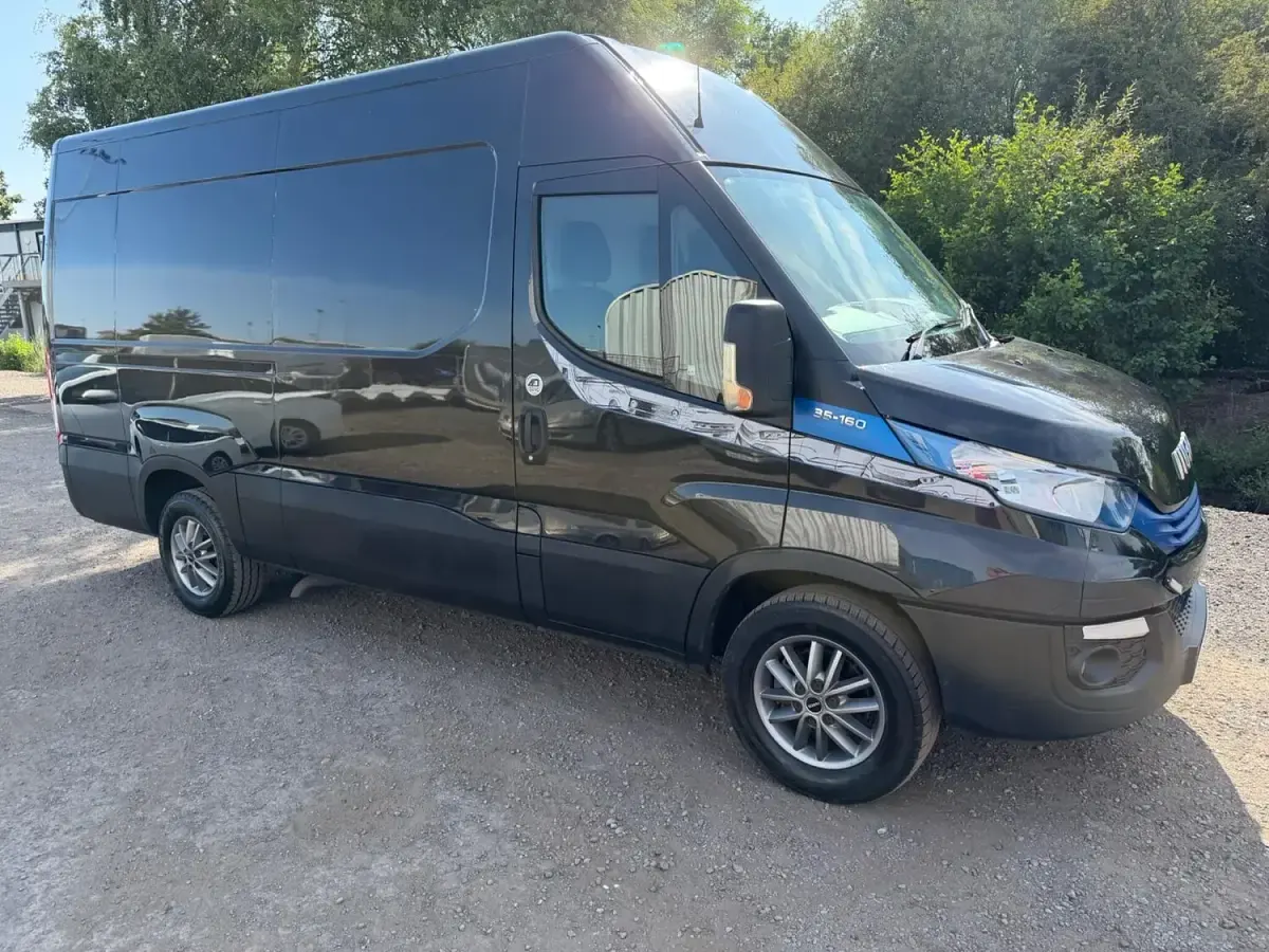 Used Iveco Daily 154 HP (113 kW) 2019 Black Van
