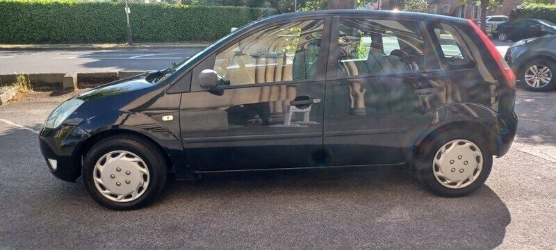 Black Used 2002 Ford Fiesta Zetec Hatchback | £1,195 (Fair price) - Image 1/4
