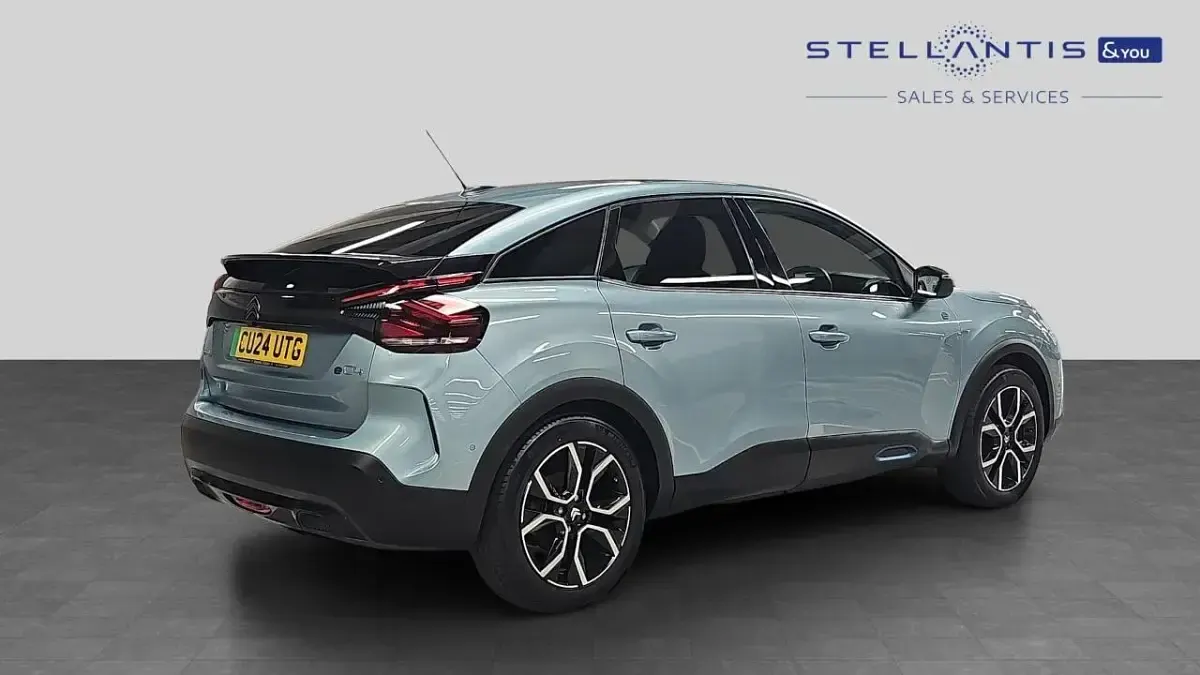Used Citroën e-C4 Shine 98 kW (134 HP) 2024 Blue Hatchback