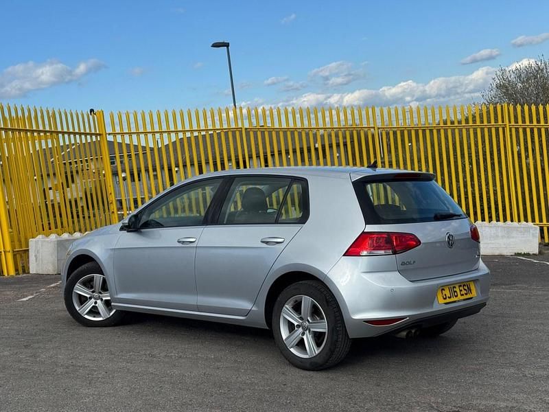 Begagnad VW Golf VII Edition 125 HK (91 kW) 2016 Silver Halvkombi
