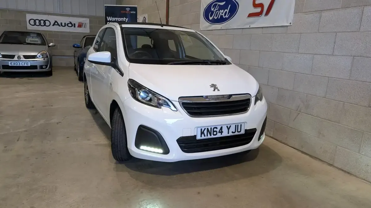 Used Peugeot 108 Active 68 HP (50 kW) 2014 White Hatchback
