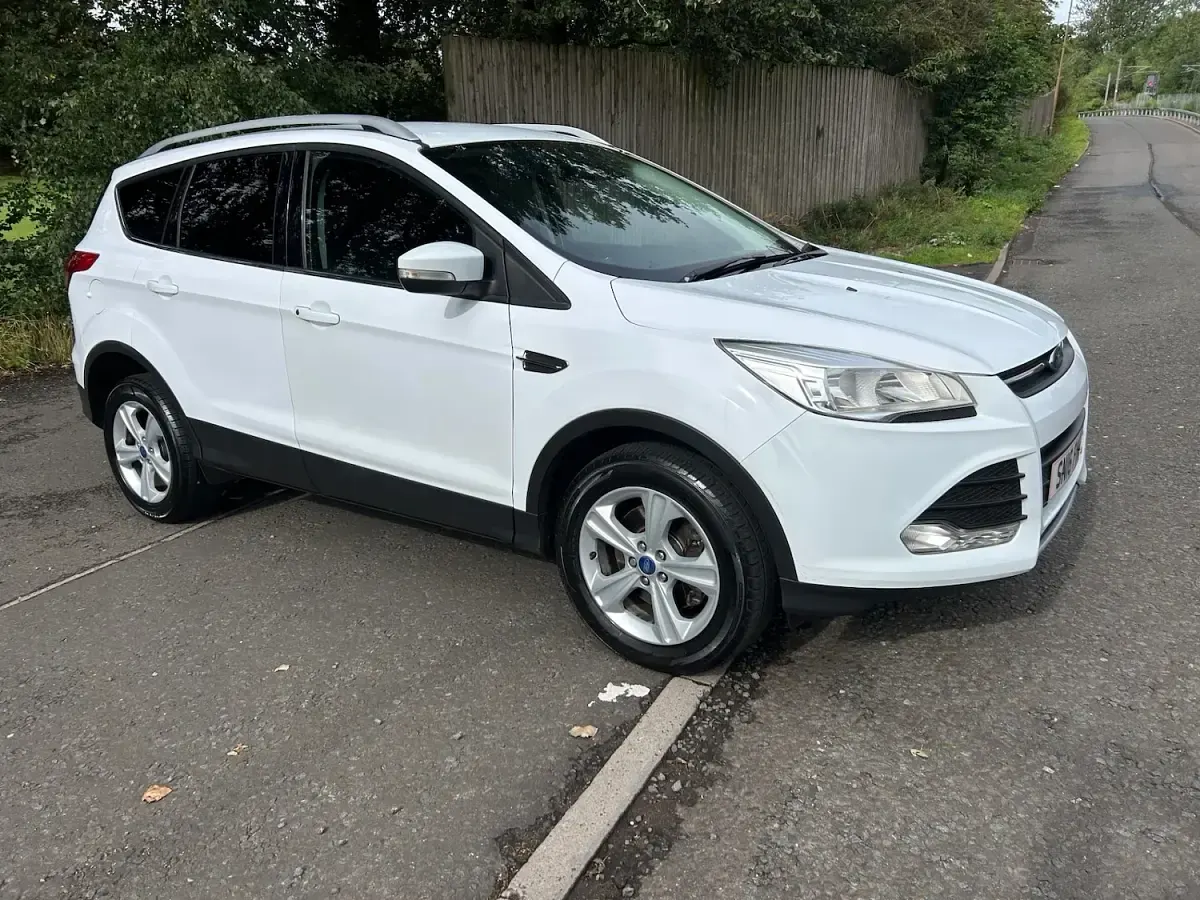 Used Ford Kuga Zetec 150 HP (110 kW) 2016 White SUV
