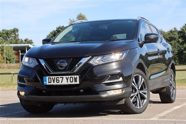 Black Used 2017 Nissan Qashqai N-Connecta SUV | £6,990 (Fair price) - Image 1/1