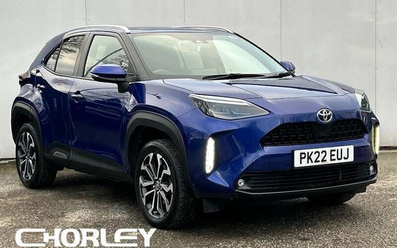 Used 2024 Toyota Yaris Hybrid Design Estate | £15,751 (Super price) - Image 1/4