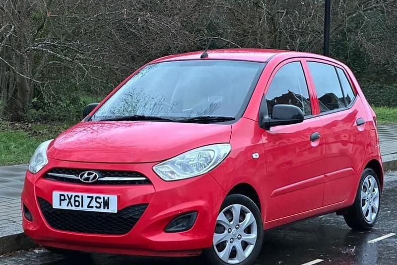 Used Hyundai i10 Classic 85 HP (62 kW) 2011 Red Hatchback