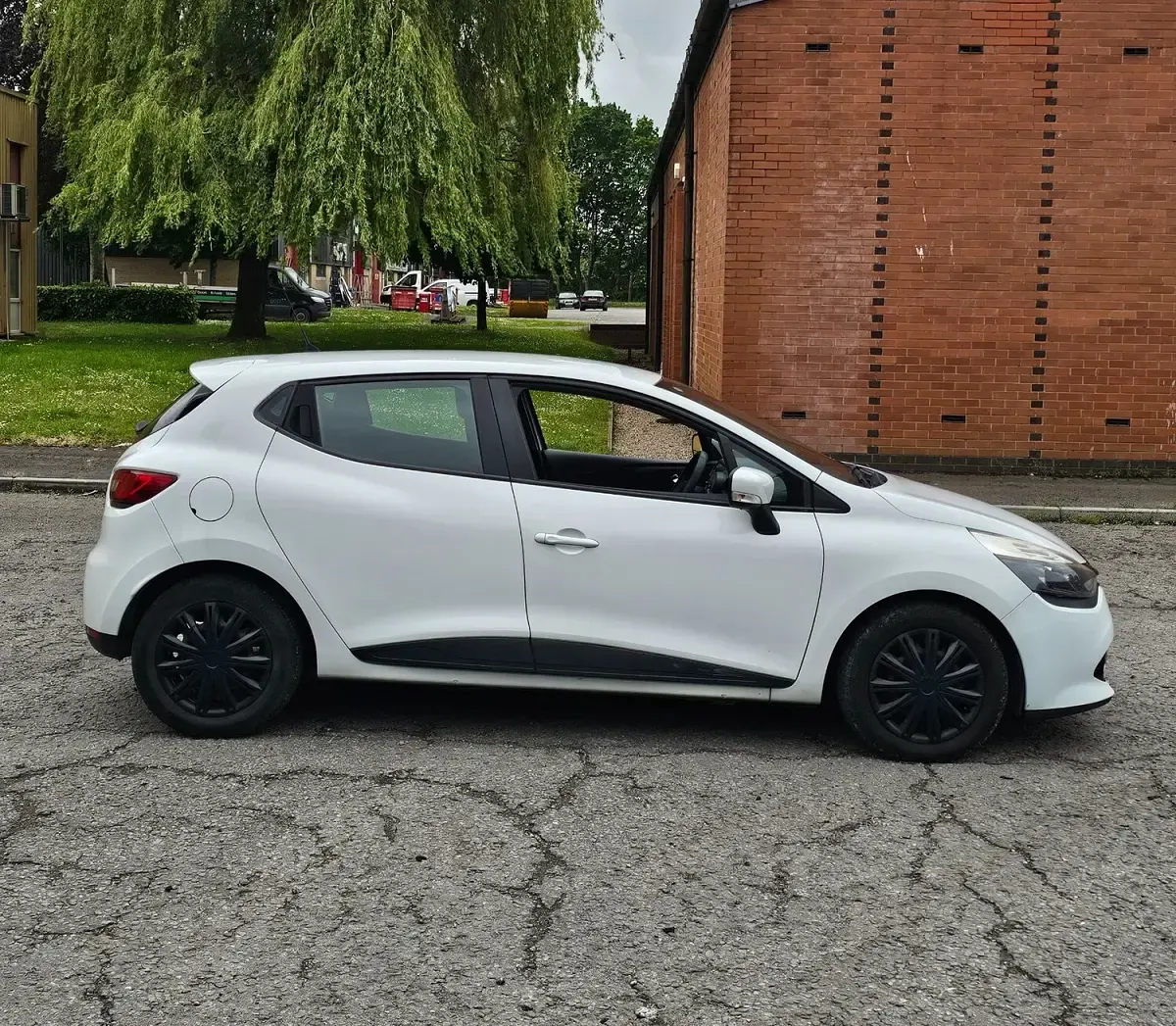 Used Renault Clio IV Expression+ 2013 White Hatchback