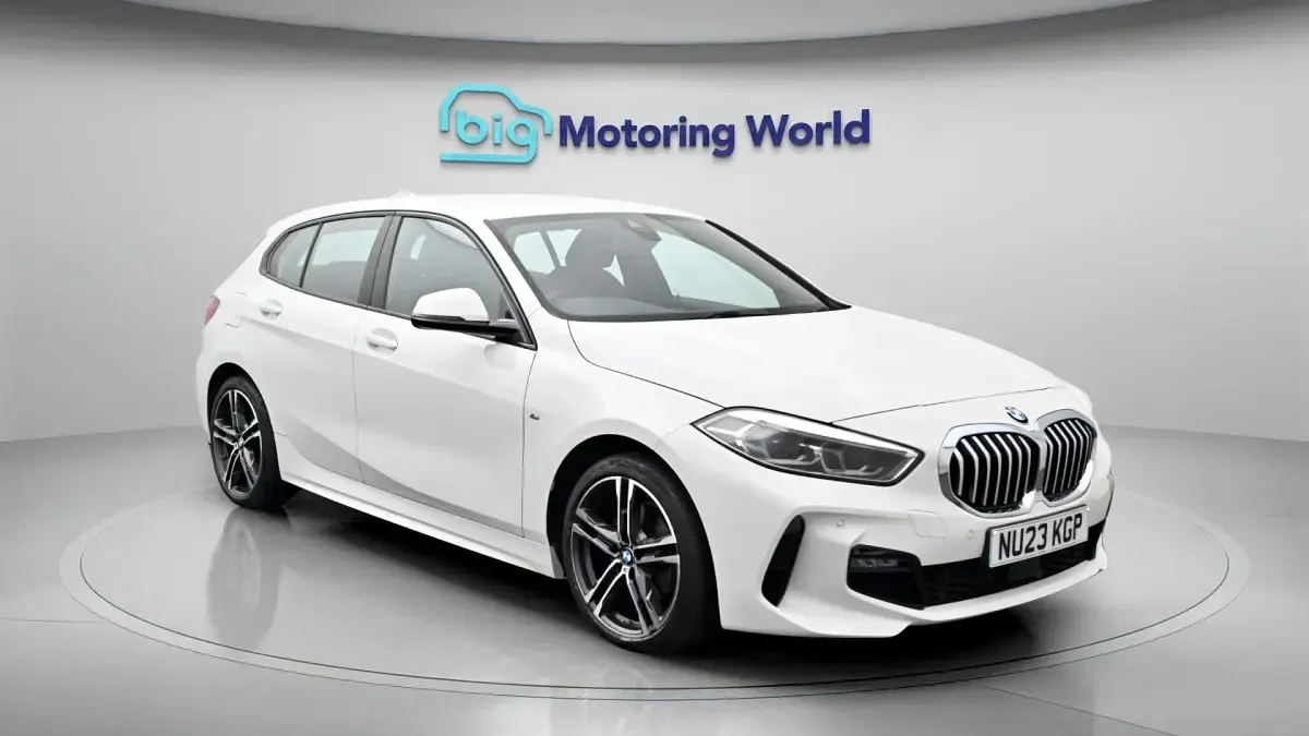 Begagnad BMW 118 M Sport 136 HK (100 kW) 2023 Halvkombi