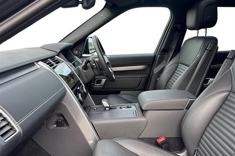 Used Land Rover Discovery 5 SE Dynamic 300 HP (220 kW) 2024 Black SUV