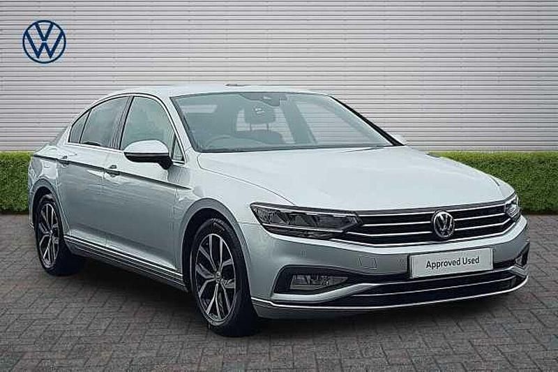 Used VW Passat SEL 150 HP (110 kW) 2020 Silver Sedan