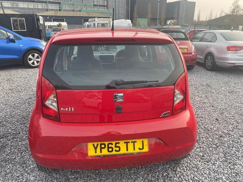 Usado Seat Mii 60 CV (44 kW) 2015 Rojo Utilitario