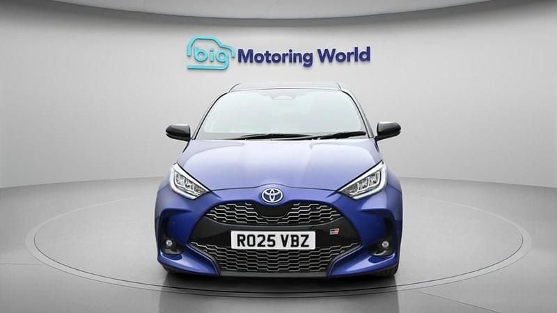 Used Toyota Yaris Hybrid Sport 130 HP (95 kW) 2025 Blue Hatchback