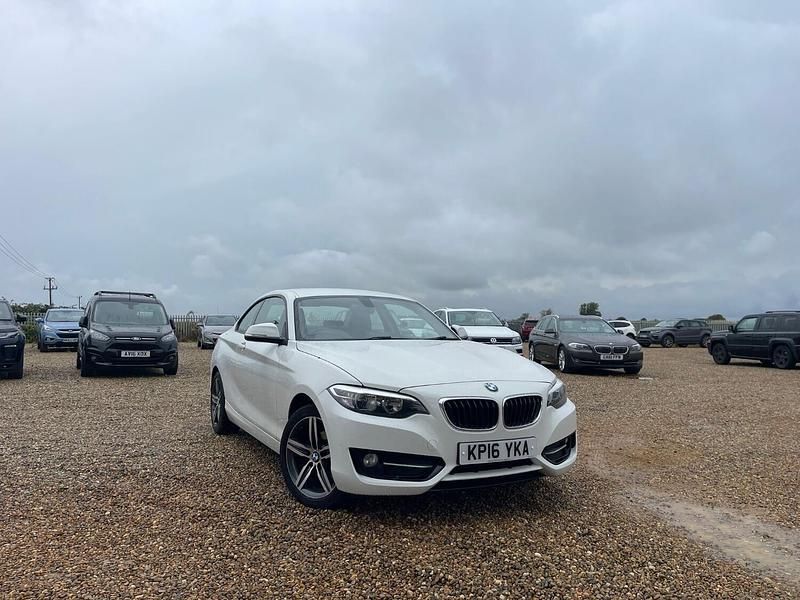 White Used 2016 BMW 218 Sport Line Coupe | £8,765 (Good price) - Image 1/4