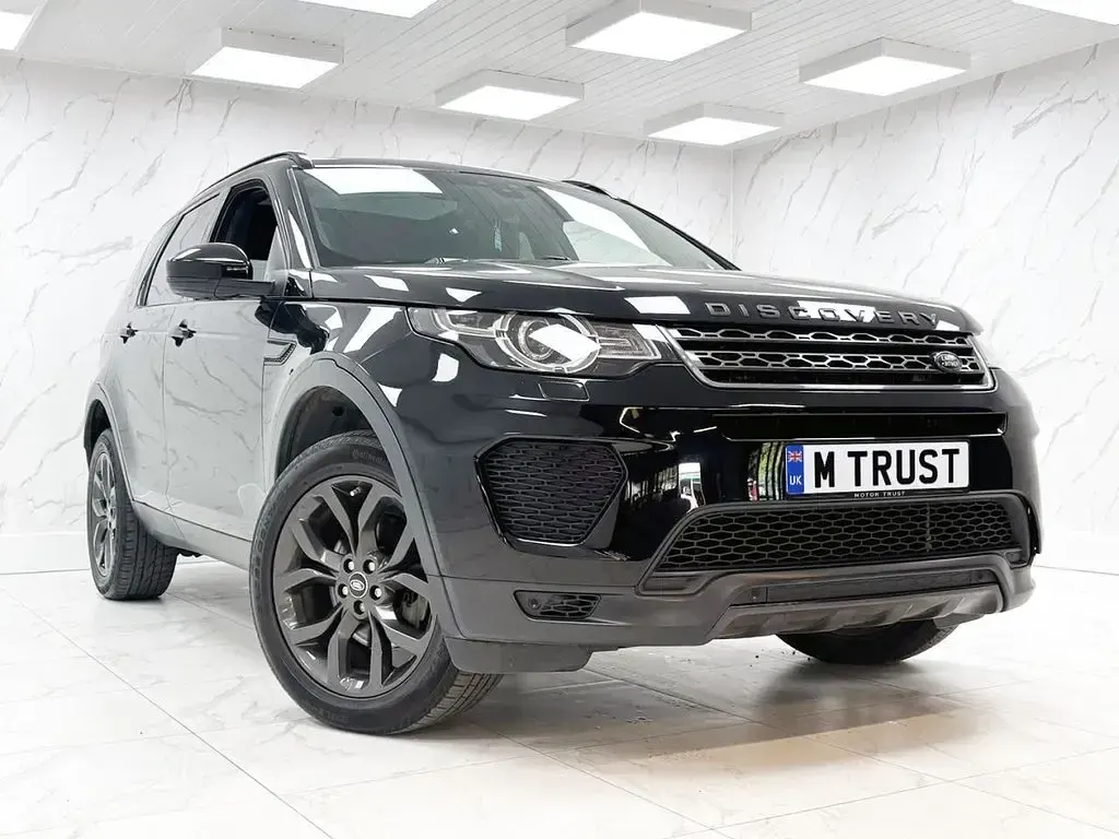Used Land Rover Discovery 5 Landmark 180 HP (132 kW) 2019 Black SUV