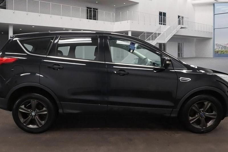 Used Ford Kuga Zetec 150 HP (110 kW) 2015 Panther black SUV
