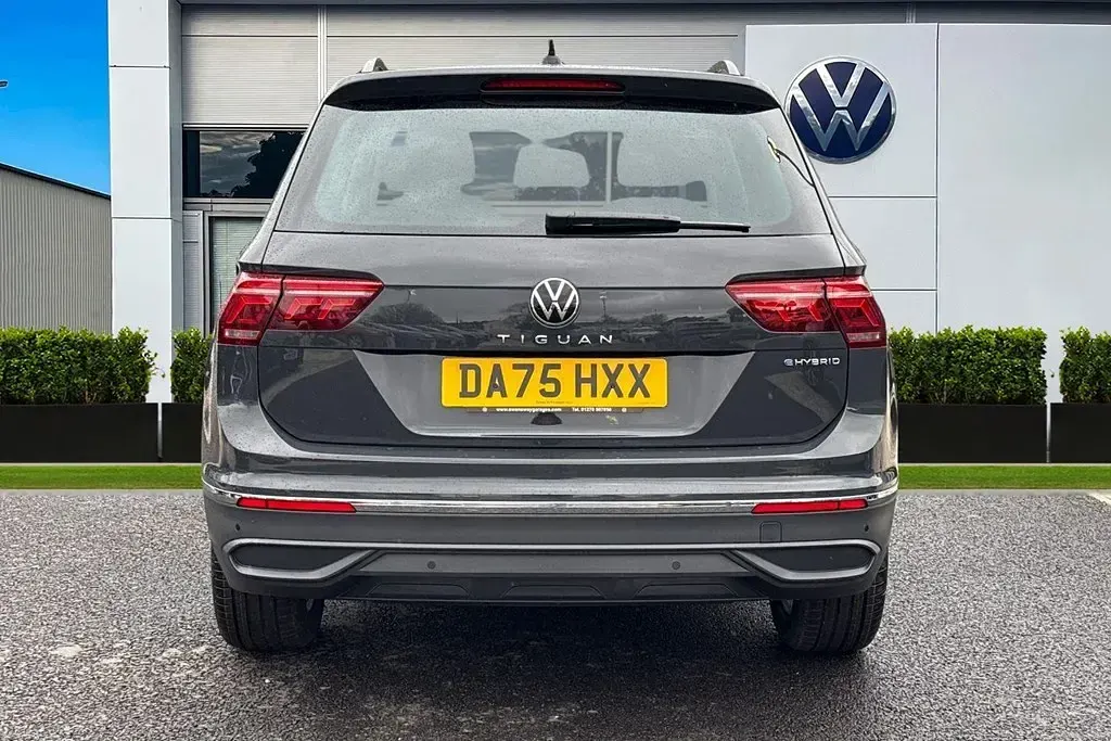 Nowe VW Tiguan Life 245 KM (180 kW) 2025 Szary SUV