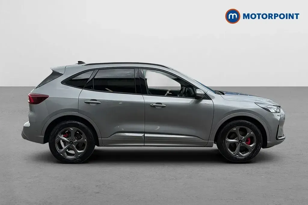 Begagnad Ford Kuga ST-Line 183 HK (134 kW) 2025 Silver SUV