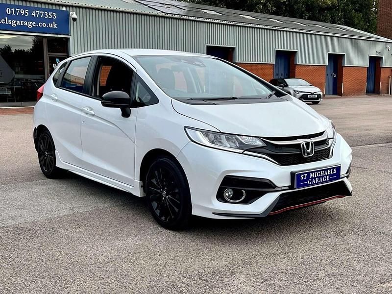 Used Honda Jazz Sport 130 HP (95 kW) 2019 White Hatchback