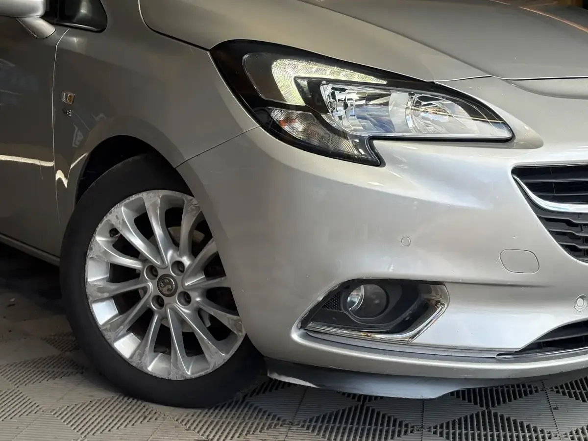 Used Vauxhall Corsa 90 HP (66 kW) 2015 Silver Hatchback