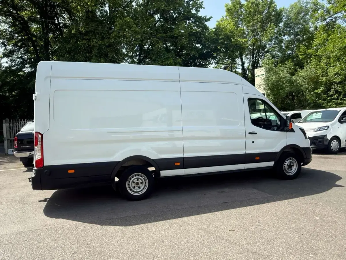 Used Ford Transit 130 HP (95 kW) 2021 White Van