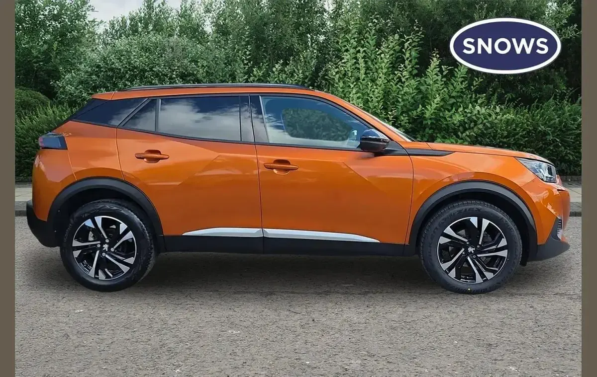 Used Peugeot 2008 Allure+ 101 HP (74 kW) 2023 Orange fusion SUV
