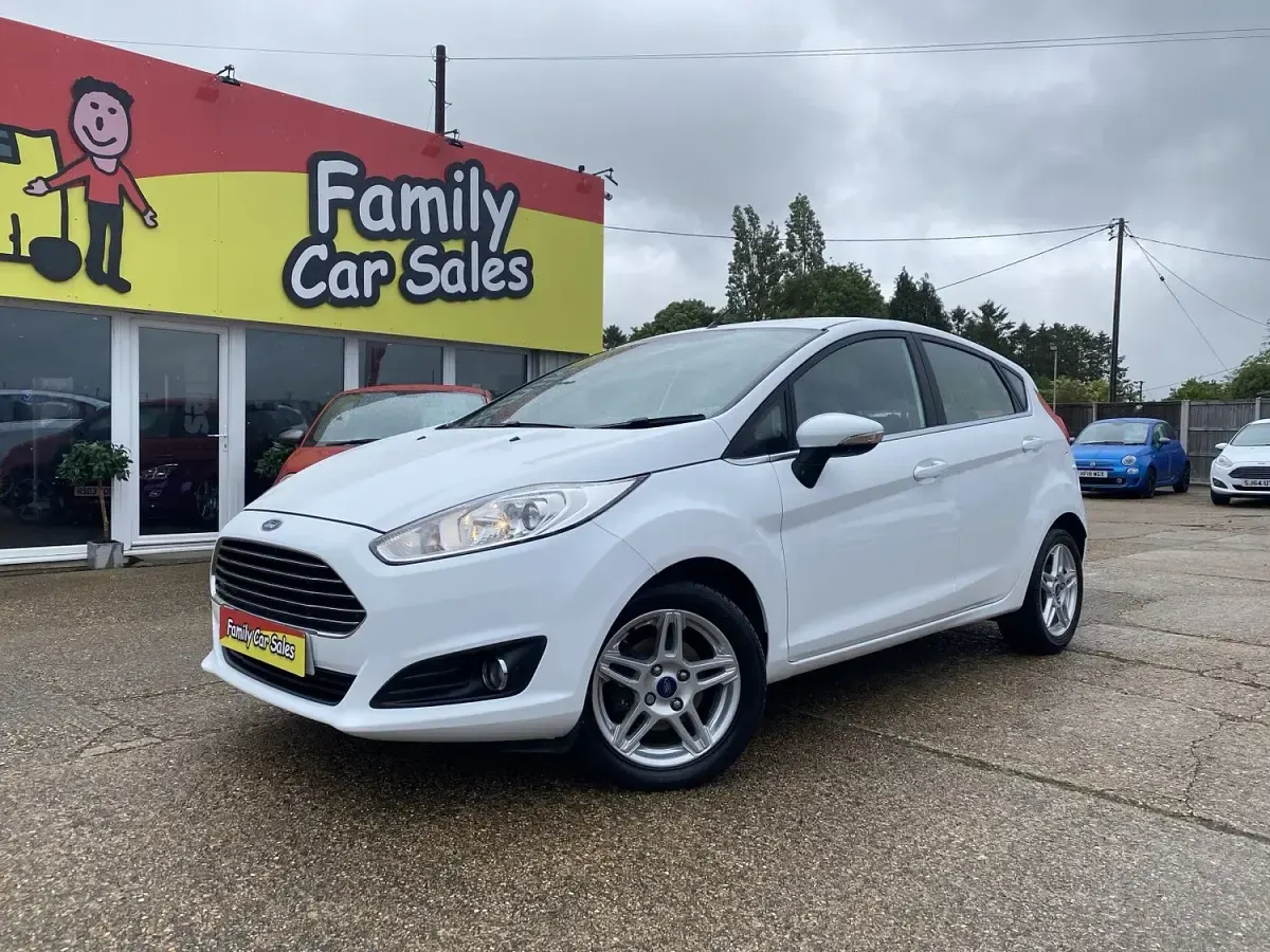 Used Ford Fiesta Zetec 2014 White Hatchback