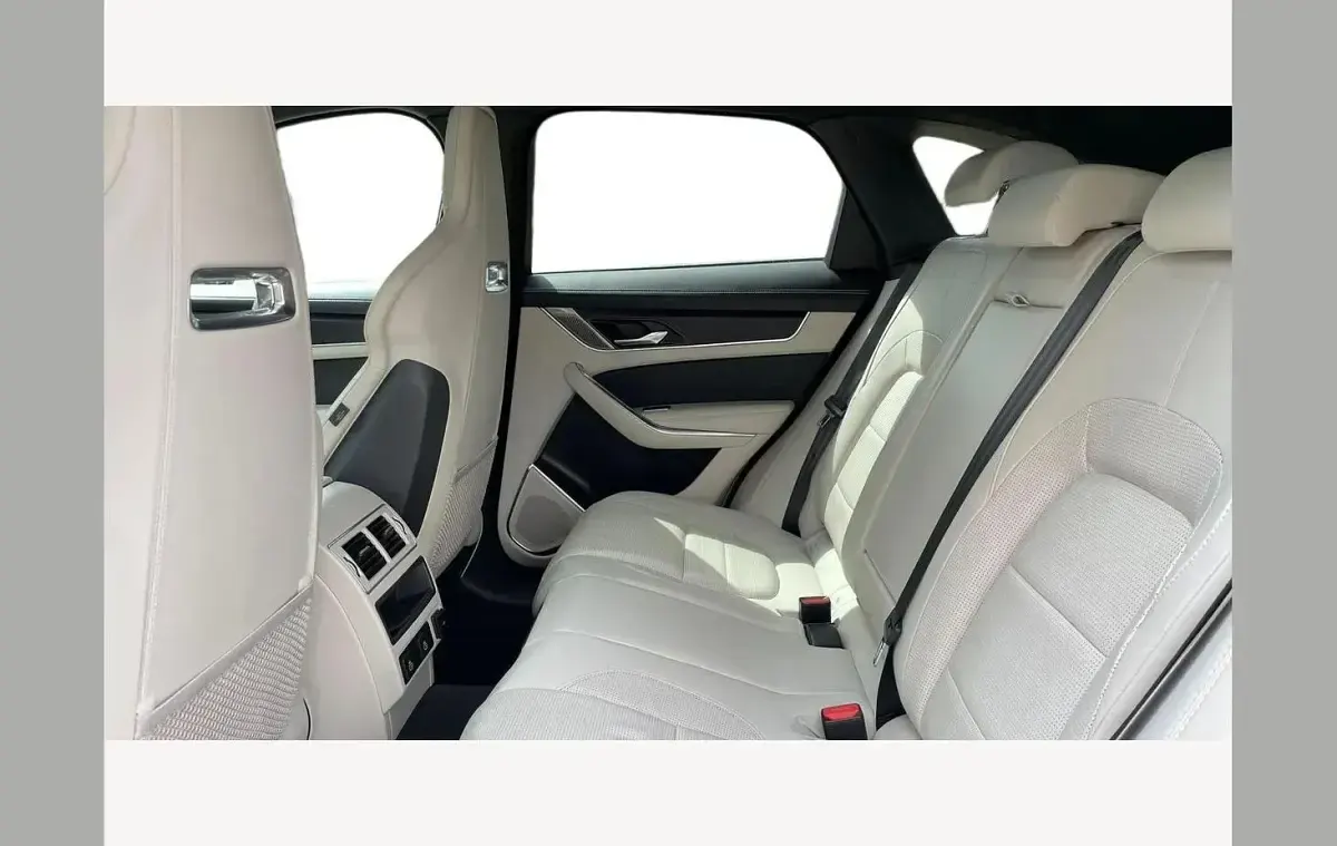 Used Jaguar F-Pace R-Dynamic 250 HP (183 kW) 2022 Santorini black SUV