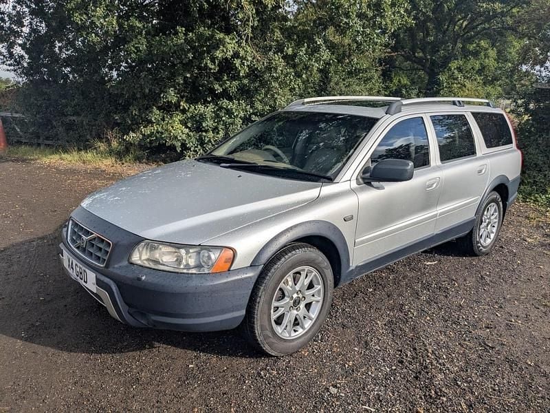Silver Used 2005 Volvo XC70 SE Lux SUV | £2,795 (A bit pricey) - Image 1/4