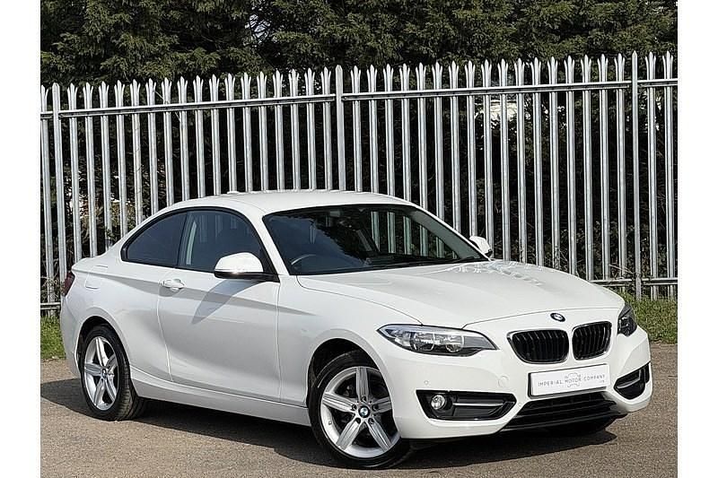 Used BMW 218 Sport Line 2014 White Coupe