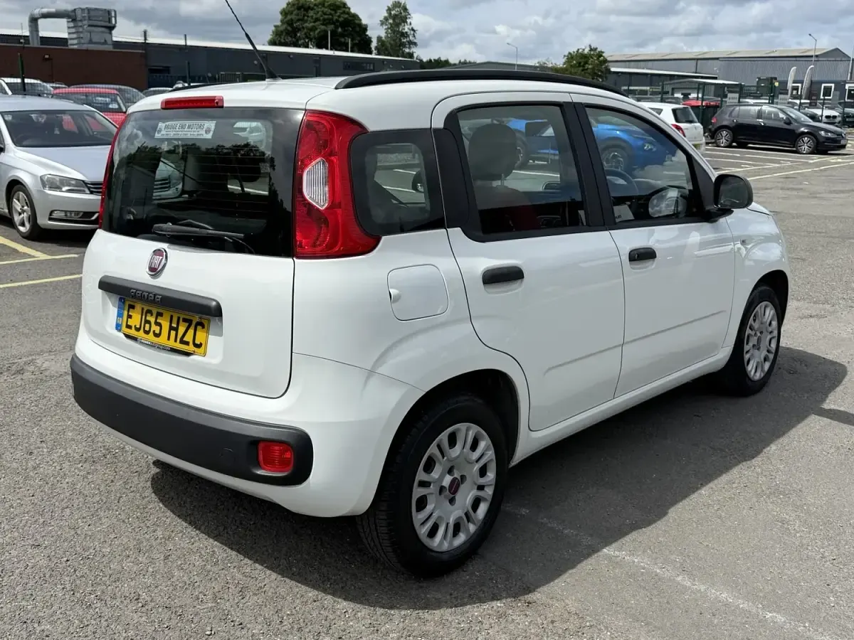 Used Fiat Panda Easy 85 HP (62 kW) 2015 White Hatchback