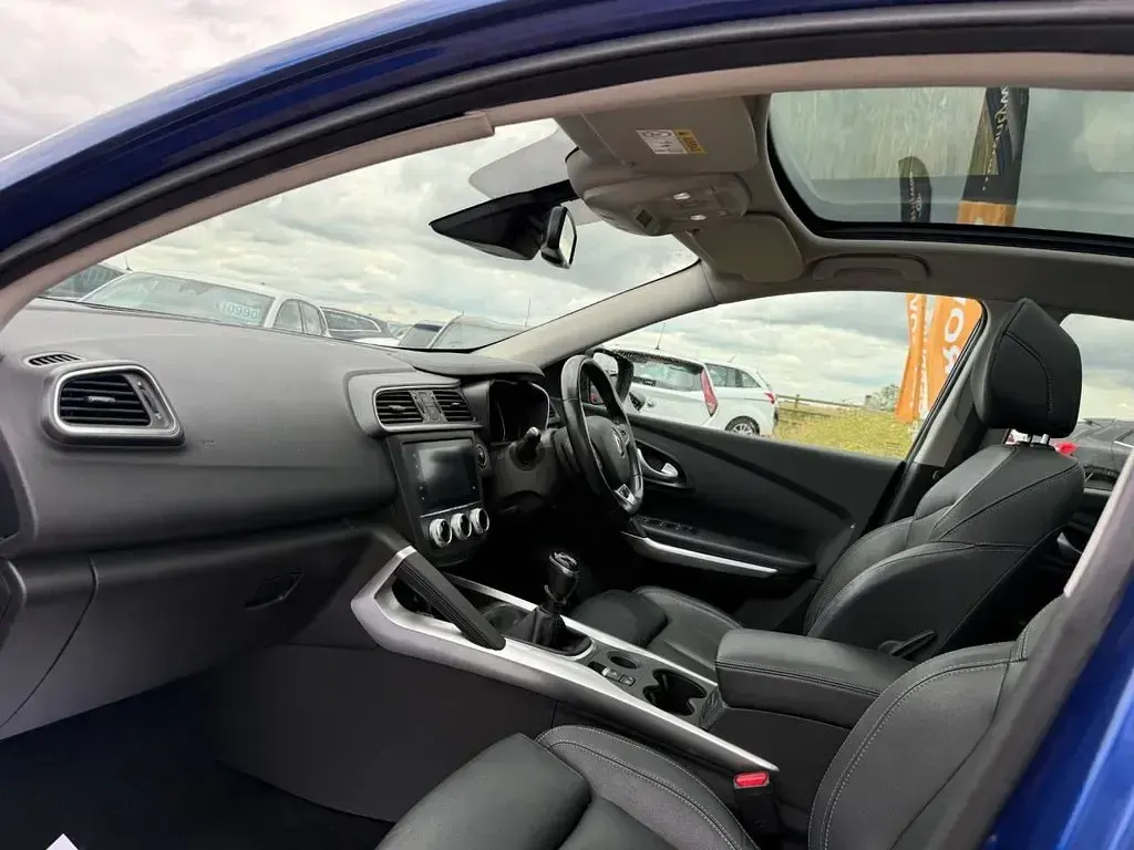 Used Renault Kadjar GT-Line 140 HP (102 kW) 2019 Blue SUV