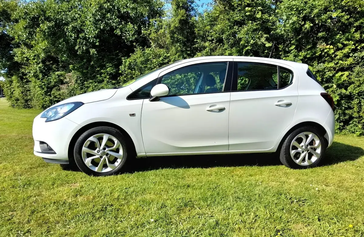 Used Vauxhall Corsa Excite 2016 White Hatchback