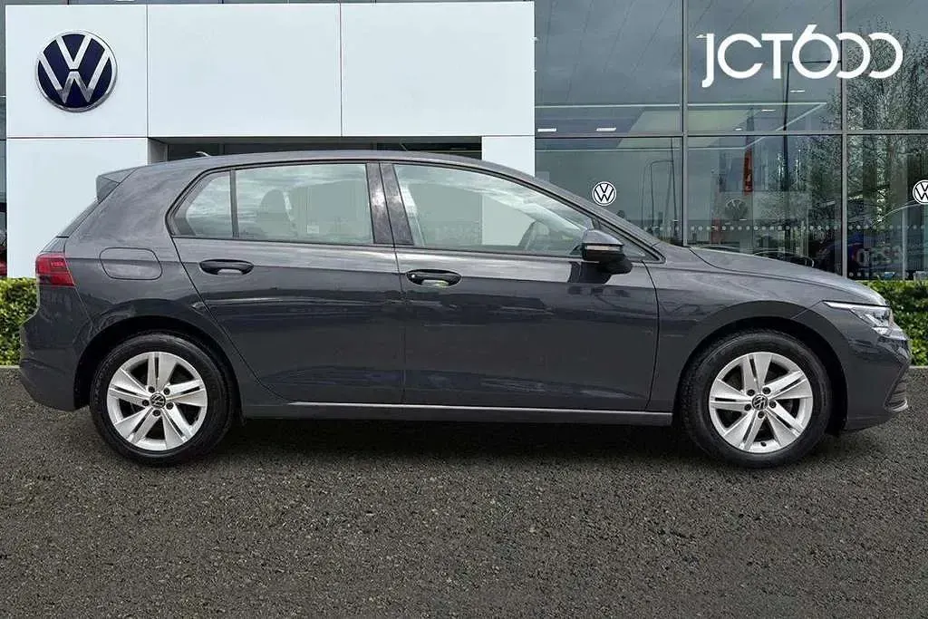 Used VW Golf VIII Life 150 HP (110 kW) 2022 Grey Hatchback