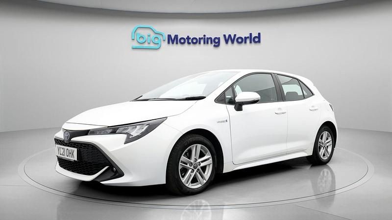 Used Toyota Corolla 2021 White Hatchback